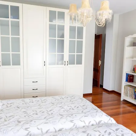 ¡nuevo! Amplio Chalet Con Jardin En Playa De Portio Льенкрес