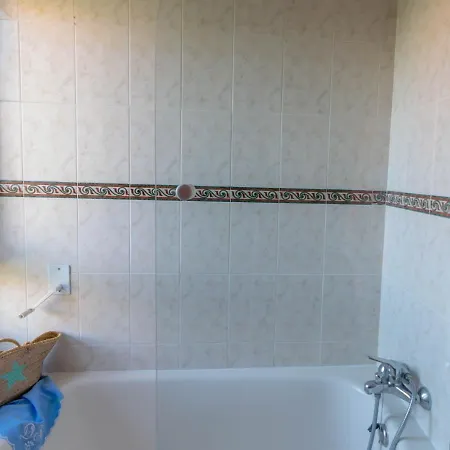 ¡nuevo! Amplio Chalet Con Jardin En Playa De Portio Дом отдыха *